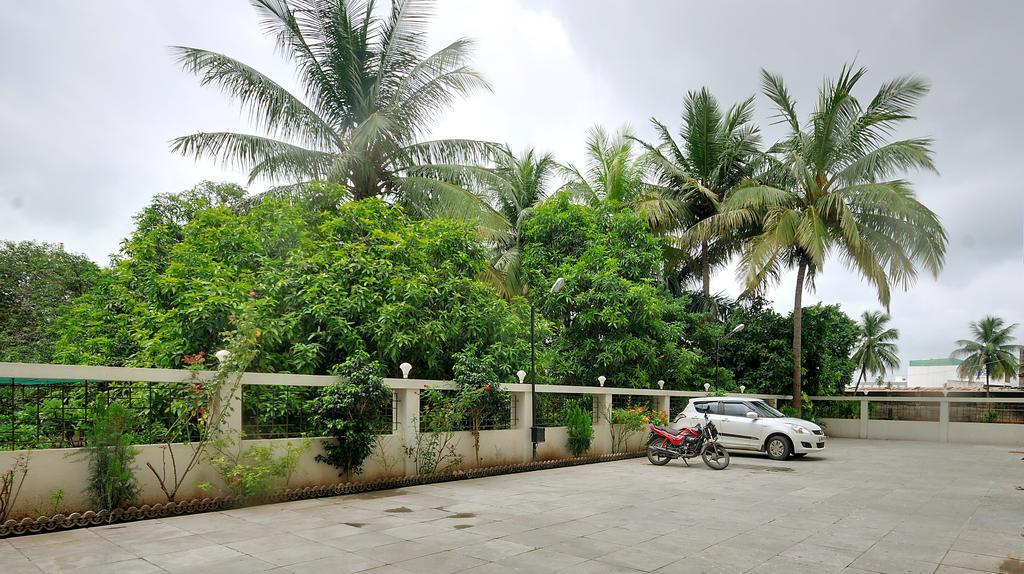 Hotel Magnum Inn Junagadh Luaran gambar