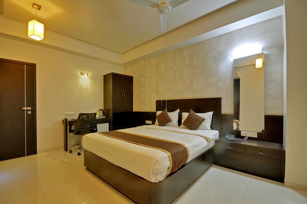 Hotel Magnum Inn Junagadh Luaran gambar
