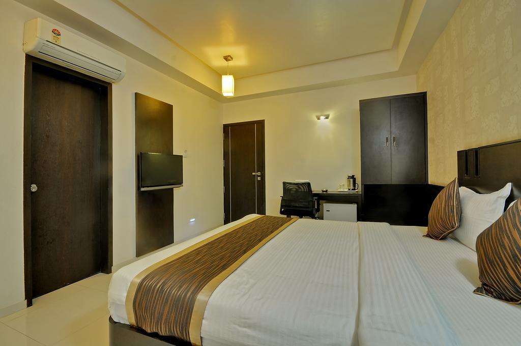 Hotel Magnum Inn Junagadh Luaran gambar